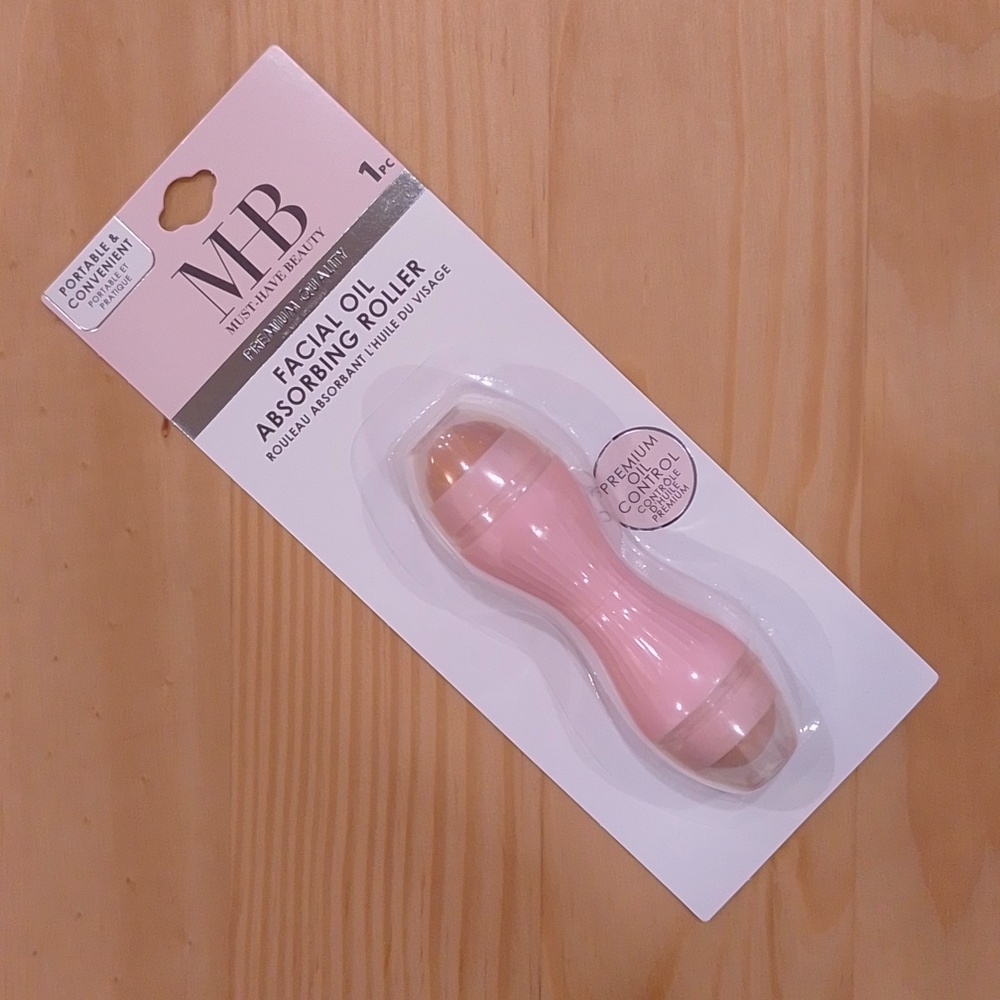 *2/$10* Must-Have Beauty Facial Oil Absorbing Roller